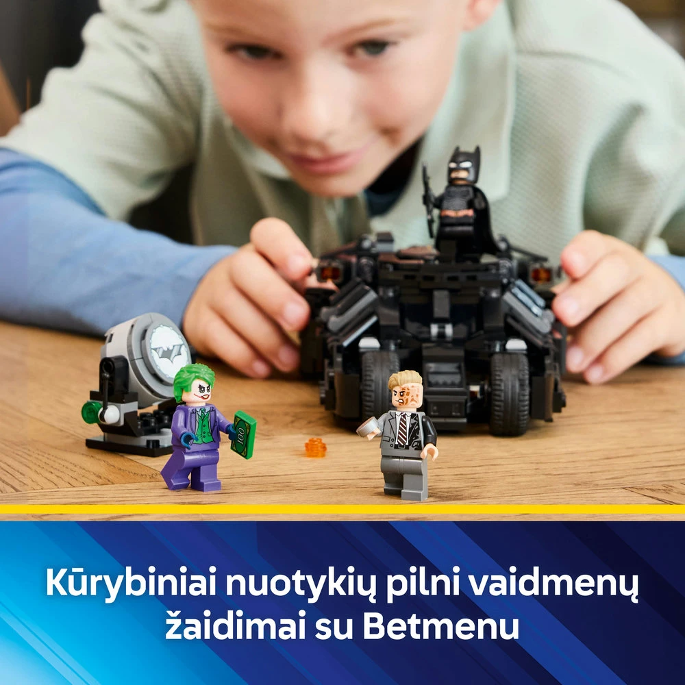 LEGO® DC Batman™ Betmeno „Tumbler“ prieš Dviveidį ir Džokerį (76303)
