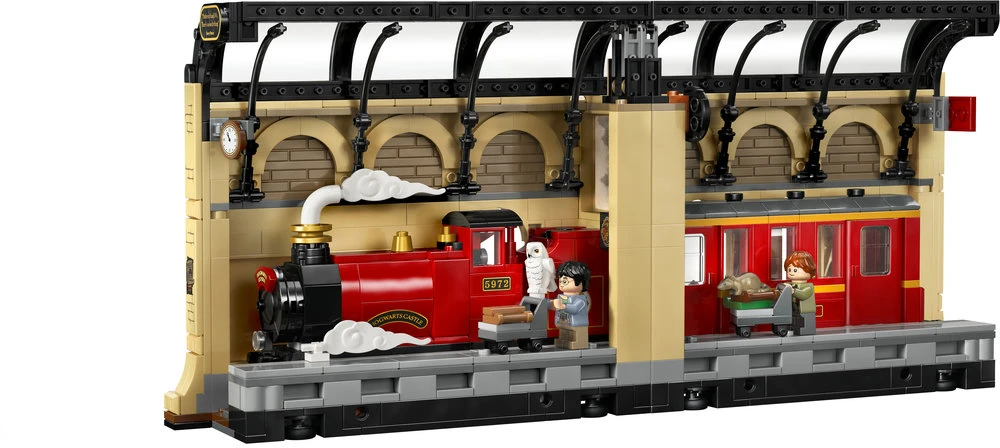LEGO® Harry Potter™ Knygų lentynos dekoras: Hogvartso ekspresas 76450