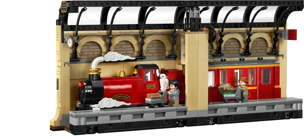 LEGO® Harry Potter™ Knygų lentynos dekoras: Hogvartso ekspresas 76450