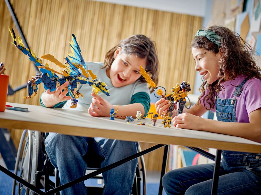 LEGO® Ninjago Stichijų drakonas prieš Imperatorės robotą (71796)