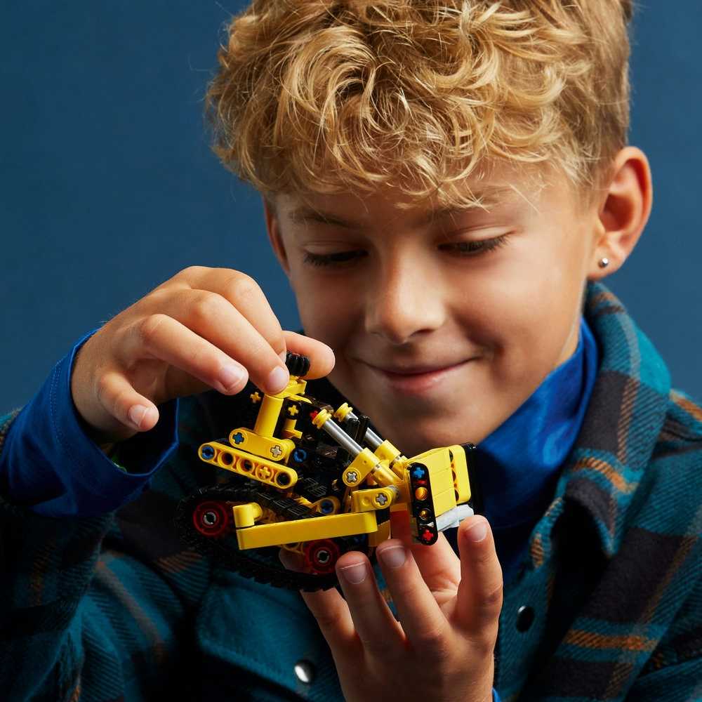LEGO® Technic Sunkiasvoris buldozeris (42163)