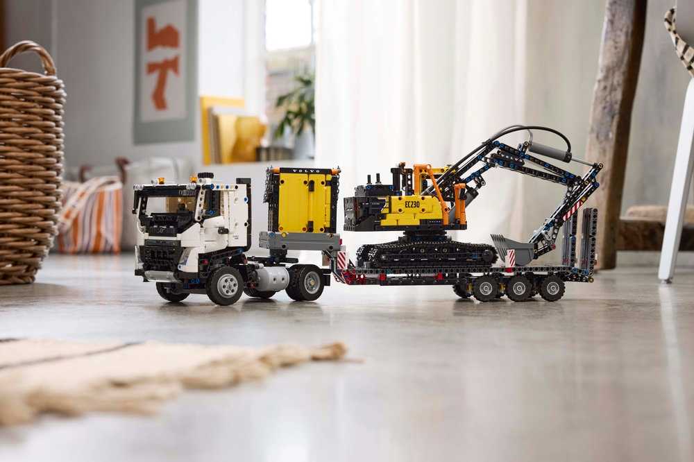 LEGO® Technic Sunkvežimis Volvo FMX ir elektrinis ekskavatorius Volvo EC230 (42175)