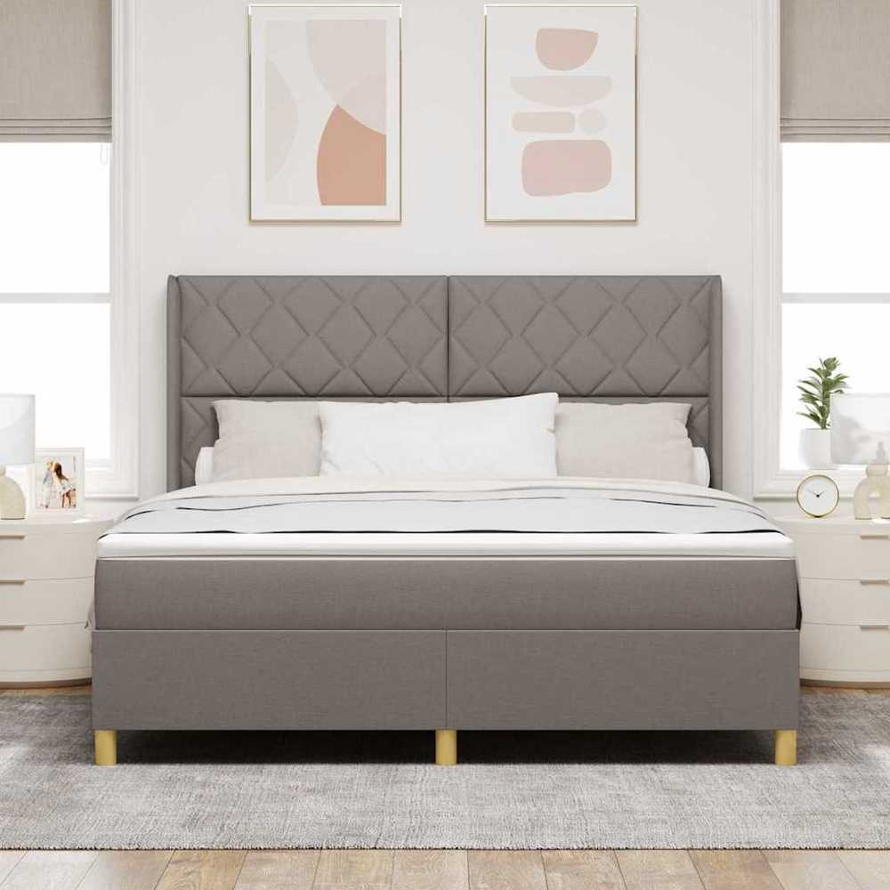 Kiemas lova su LED juostelėmis Tortora 180 x 200 cm audinys