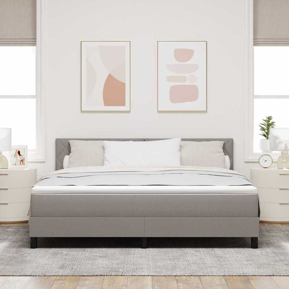 Kiemas lova su LED juostelėmis Tortora 180 x 200 cm audinys