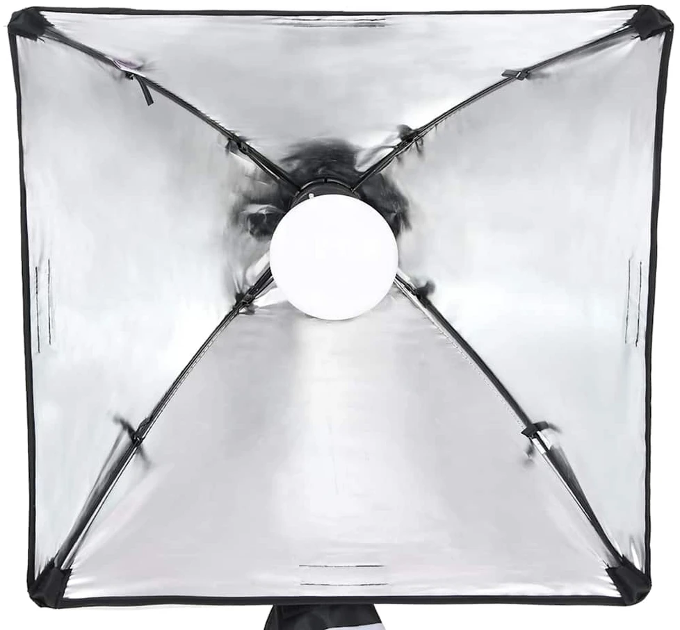 Fotostudijos rinkinys su šviestuvais, fonu ir reflektoriumi