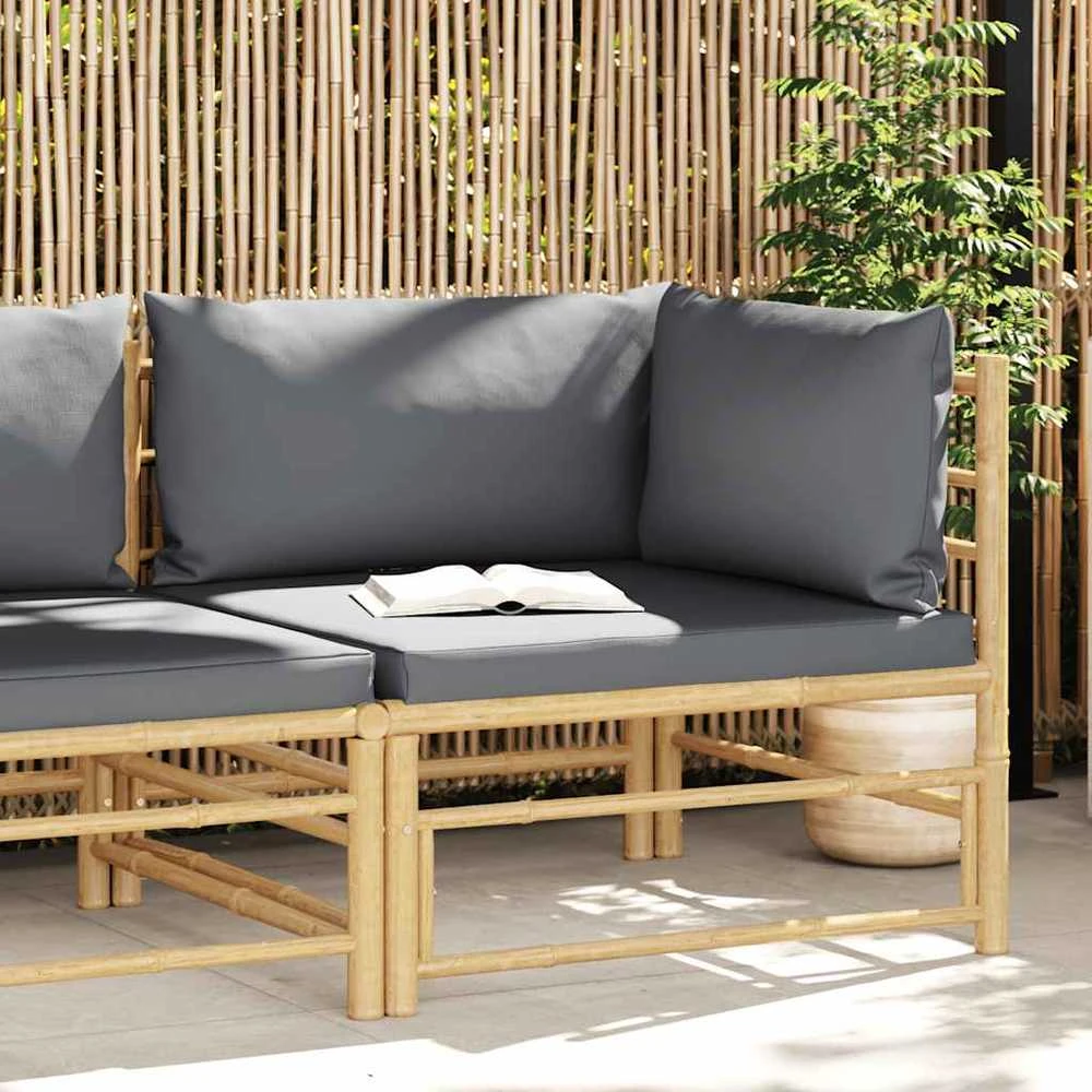 Kampinė sodo sofa su tamsiai pilkomis pagalvėlėmis, bambukas