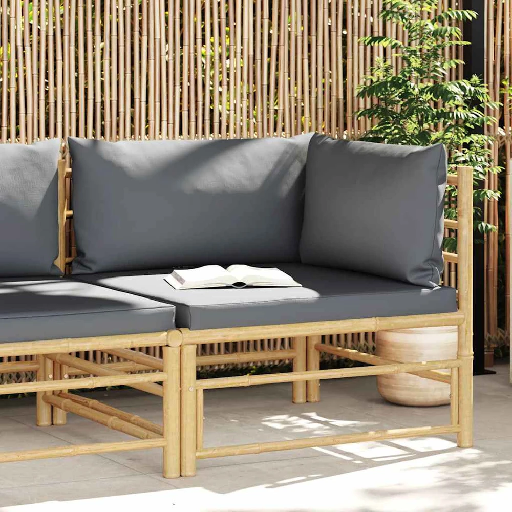 Kampinė sodo sofa su tamsiai pilkomis pagalvėlėmis, bambukas
