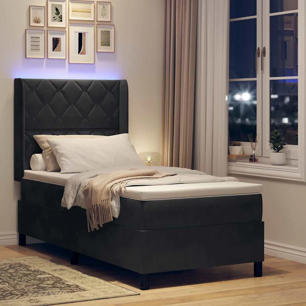 Kiemas lova su LED juostelėmis Juoda 90 x 190 cm Aksomas