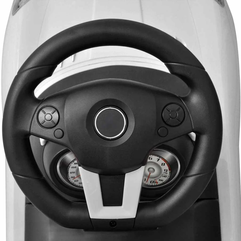 Kojomis varomas vaikiškas automobilis, baltos spalvos
