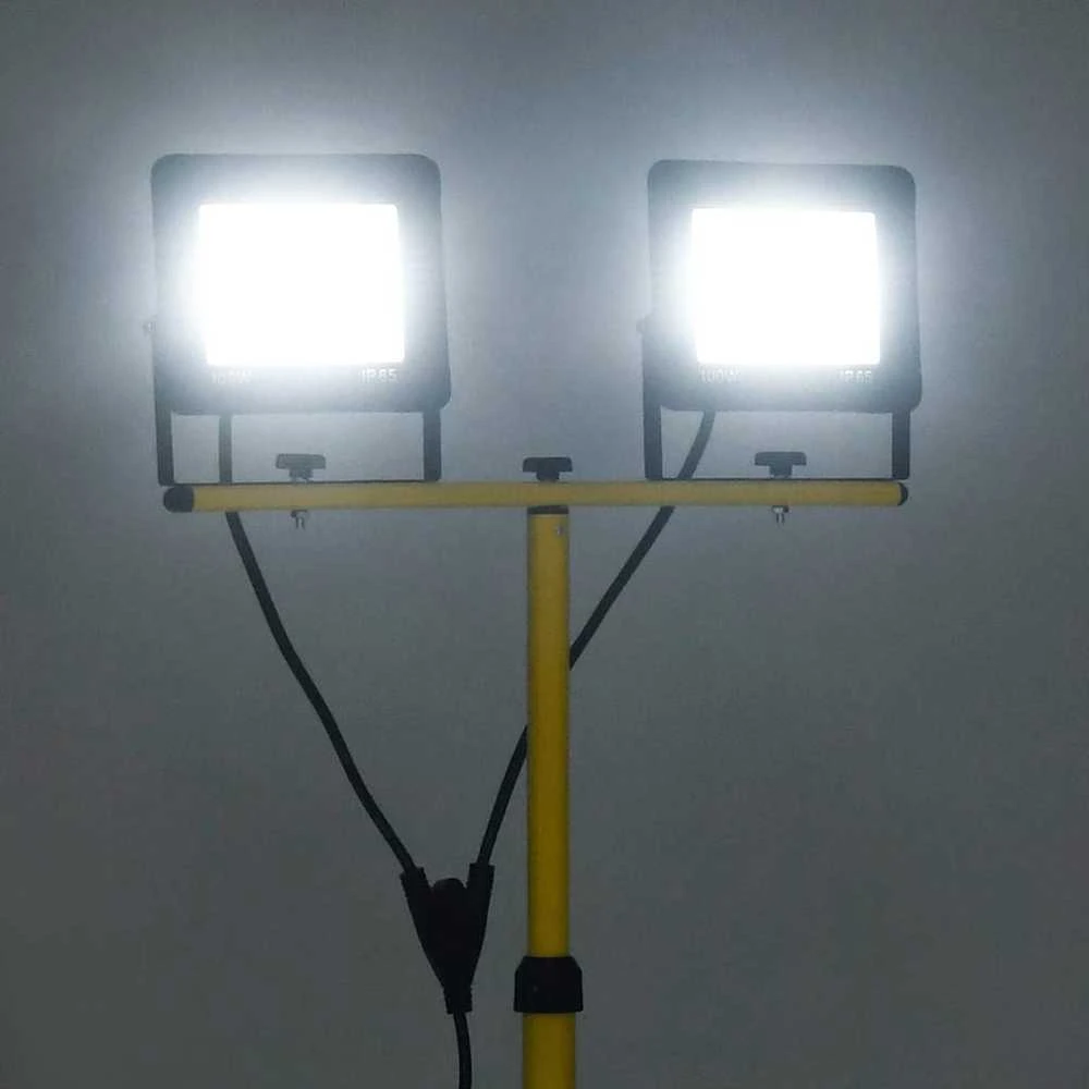 LED prožektorius su trikoju, šaltos baltos spalvos, 2x100W