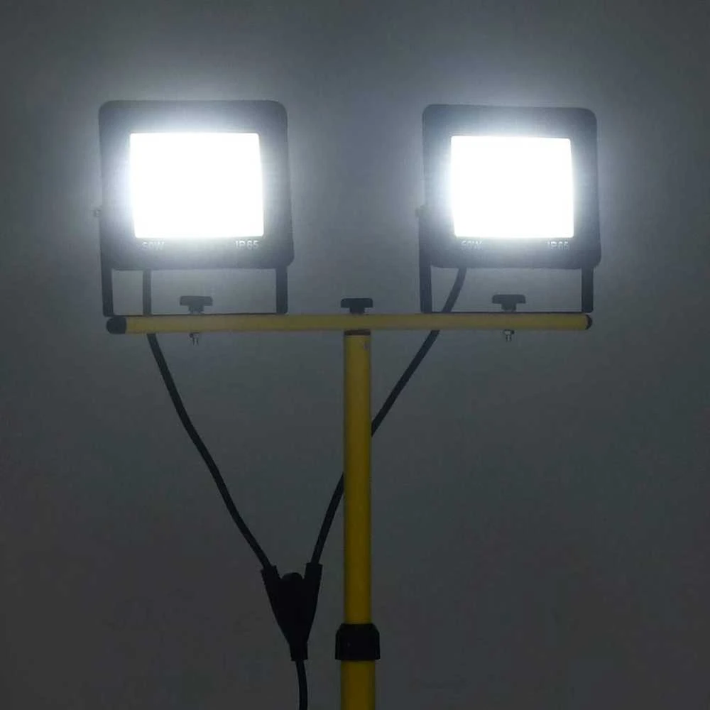 LED prožektorius su trikoju, šaltos baltos spalvos, 2x50W