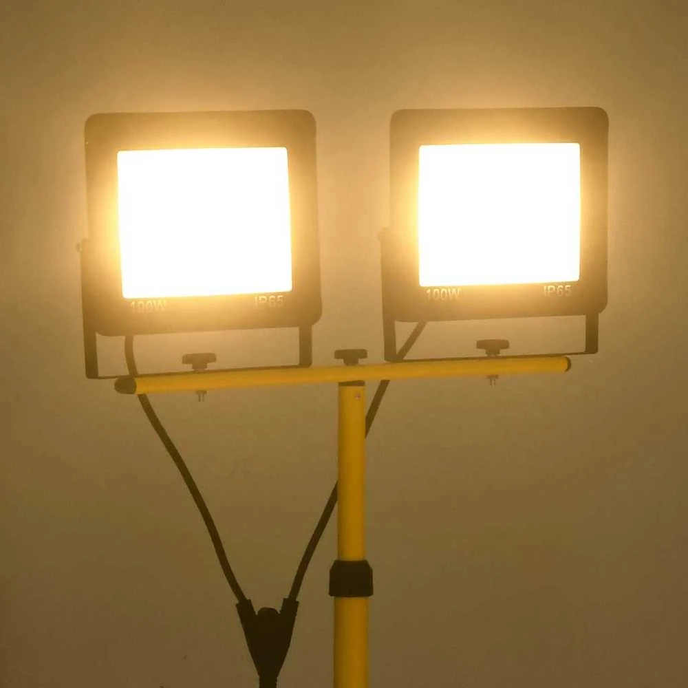 LED prožektorius su trikoju, šiltos baltos spalvos, 2x100W