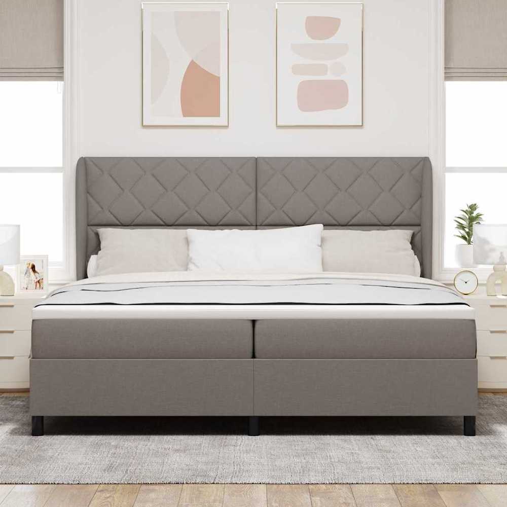 Kiemas lova su galvūgalio Tortora 200 x 200 cm audinys