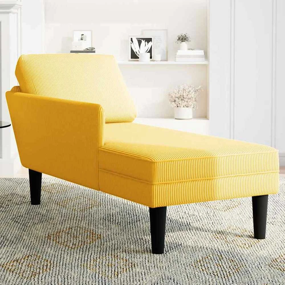 Poilsio sofa su pagalvės šviesiai geltonu velveto audinys