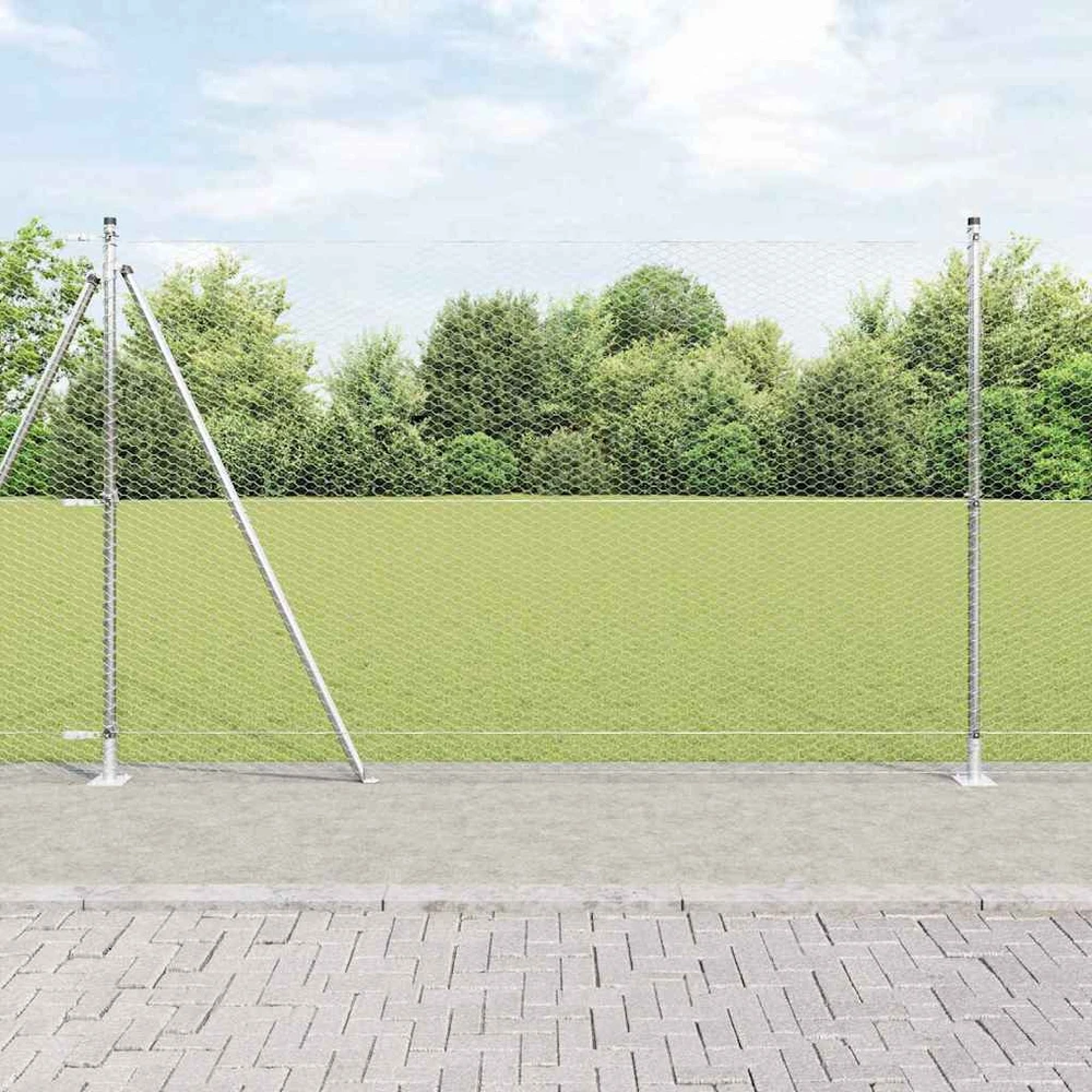 Šešiakampė tvora su betono pagrindu 50 x 1,5 m Sidabrinė