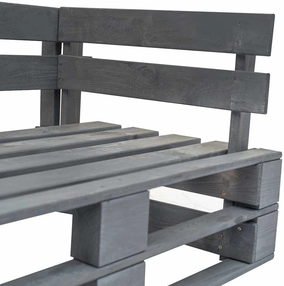 Sodo sofa iš palečių su pilkomis pagalvėlėmis, pušies mediena