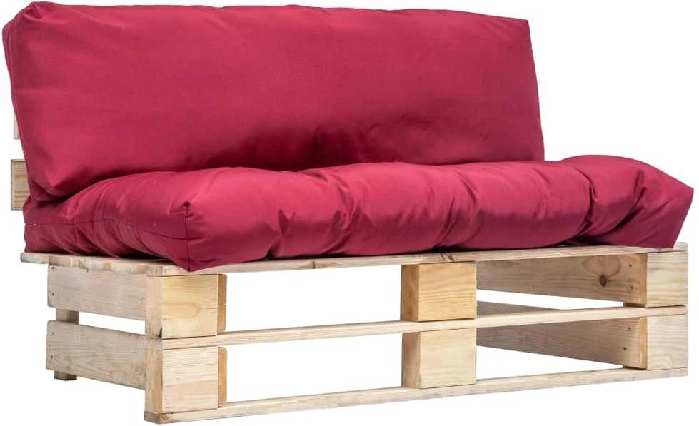 Sodo sofa iš palečių su raudonomis pagalvėlėmis, pušies mediena