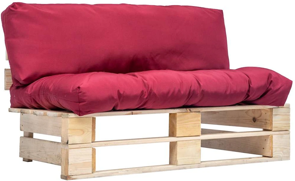 Sodo sofa iš palečių su raudonomis pagalvėlėmis, pušies mediena