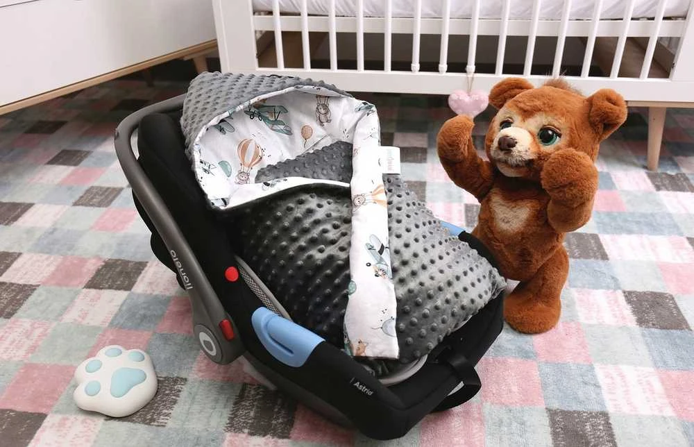 Babymam Automobilinės kėdutės antklodė - įdėklas, 80x80 cm
