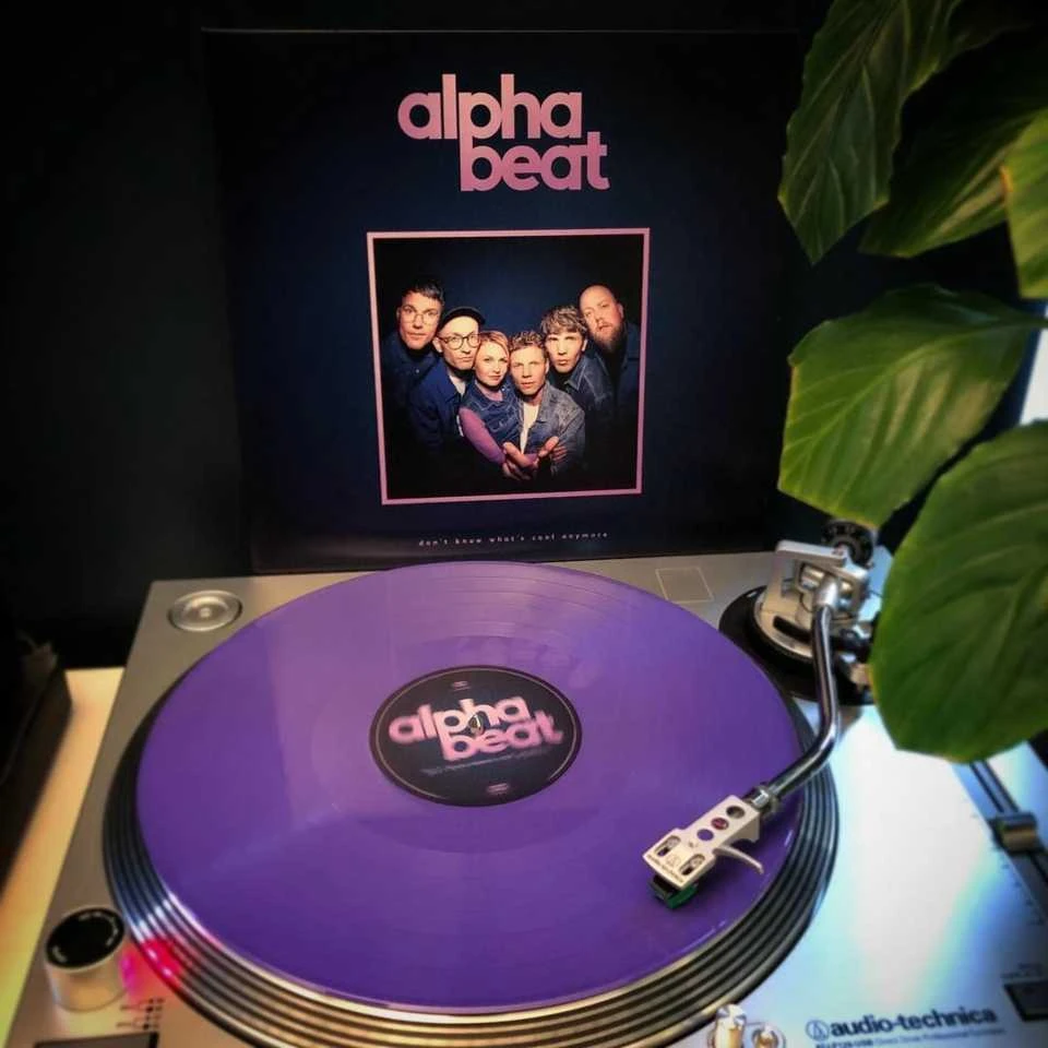 Vinilinė plokštelė - Alphabeat – Don't Know What's Cool Anymore 1LP (Violetinė Coloured)