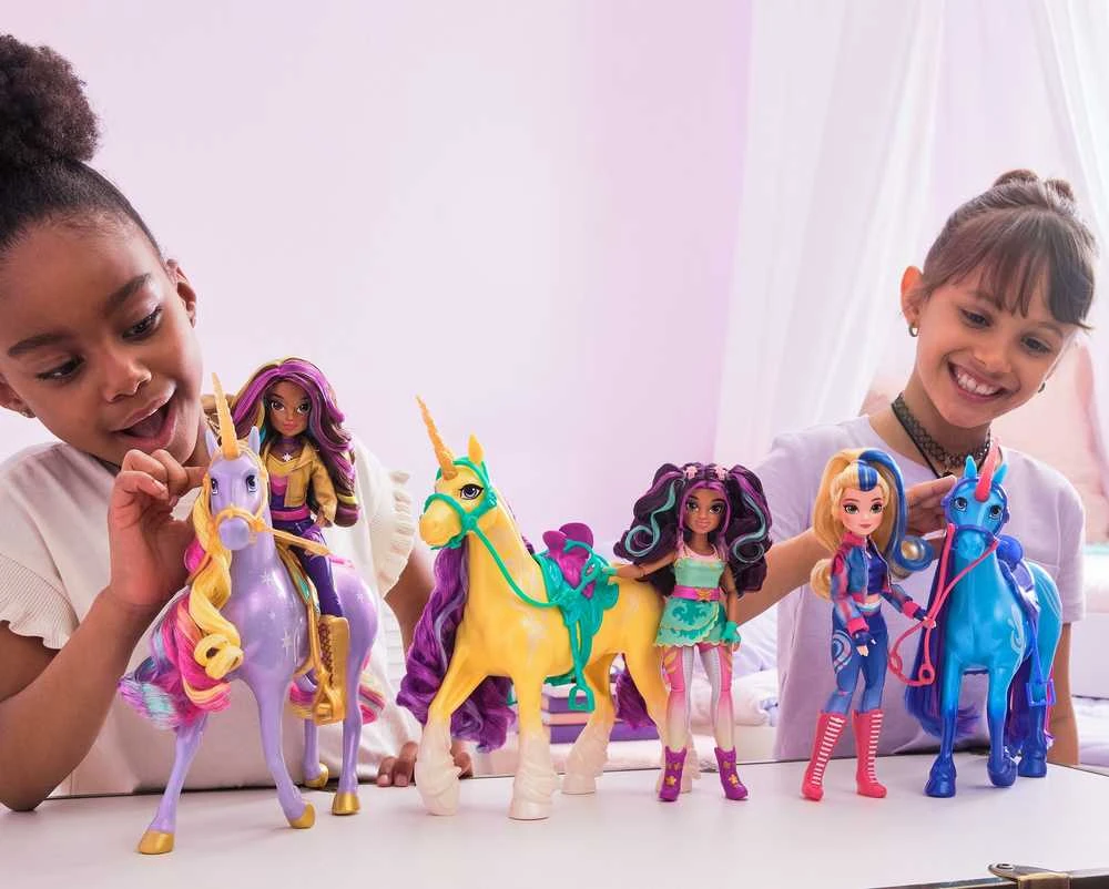 Usorteret Unicorn Academy Vienaragio akademija - Vienaragio akademijos pliušinis lapelis - (6067597)