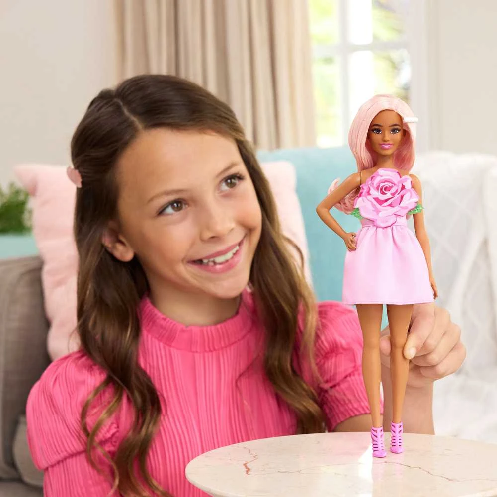 Mattel BARBIE madistė rožine suknele (HYT94)