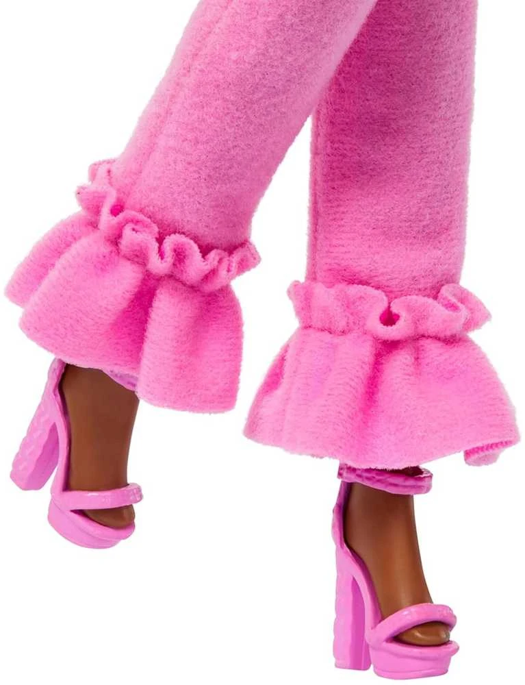 Mattel BARBIE DELUXE FASHIONISTAS lėlė rožiniu kostiumu (HYV28)