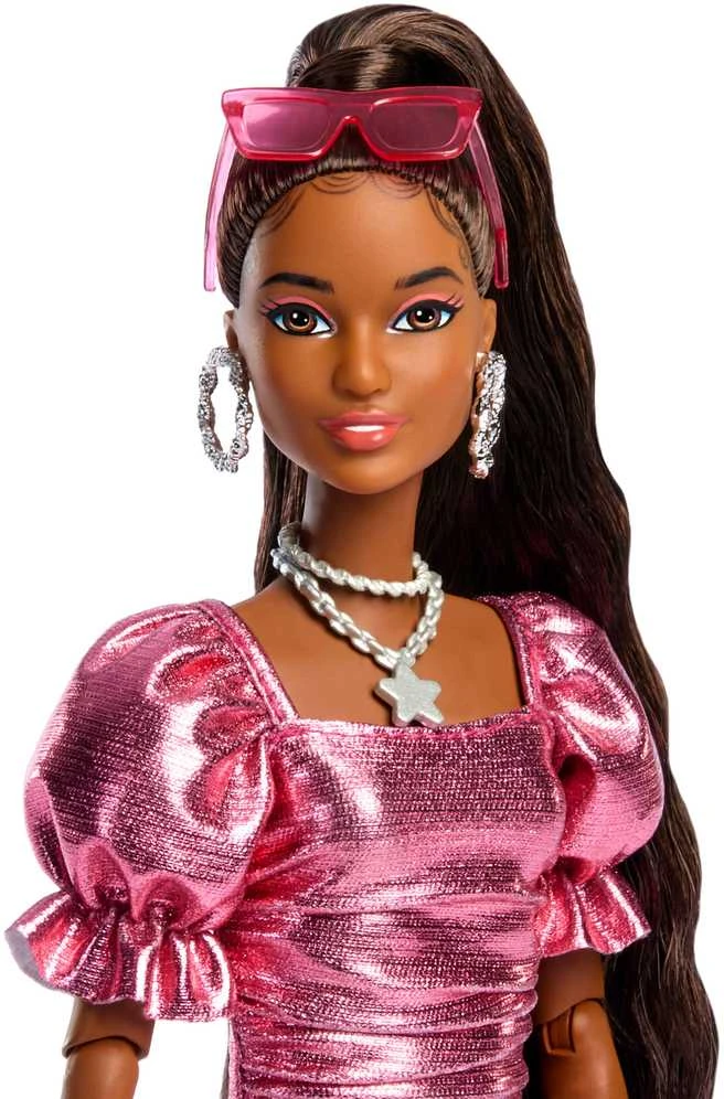 Mattel BARBIE DELUXE FASHIONISTAS tamsiaplaukė lėlė (JFP41)