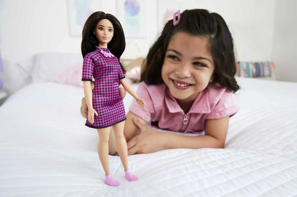 Lėlė Barbie Barbie Fashionistas Rožinė languota suknelė