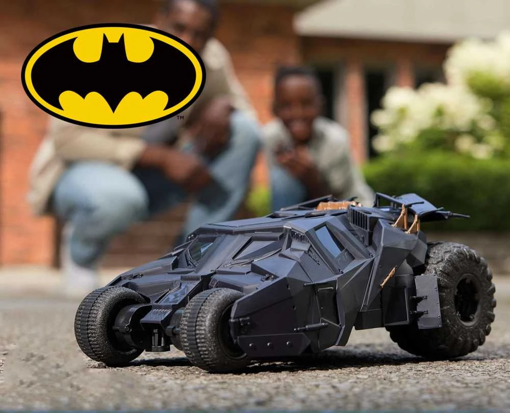 Nuotolinio valdymo „Batmobile“ transporto priemonė „DC Comics Tumbler RC“ iš „Dark Knight“ trilogijos 1:15 30 cm