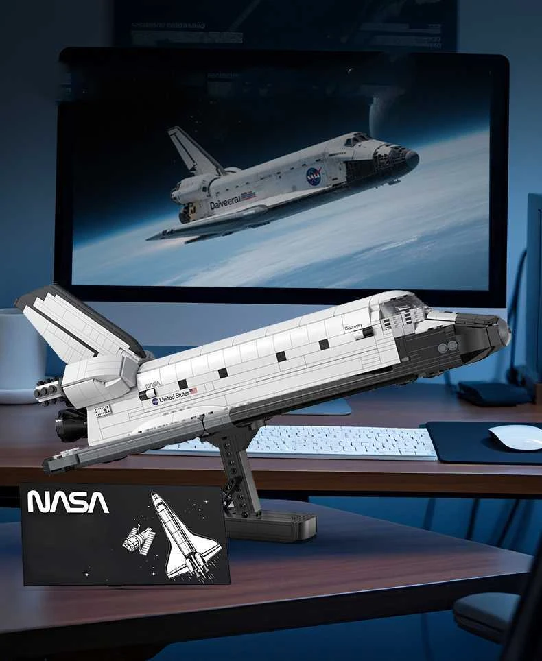 „CaDA Master NASA“ konstruktoriaus kaladėlės, erdvėlaivio „Discovery Space Shuttle“ modelis, 1827 detalės
