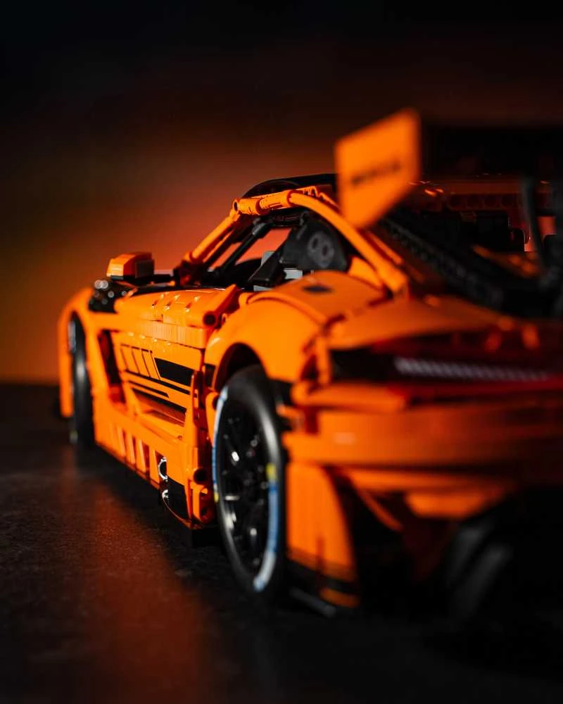 Konstruktorius CaDA Mercedes AMG GT3 1/8 (5466 dalių)