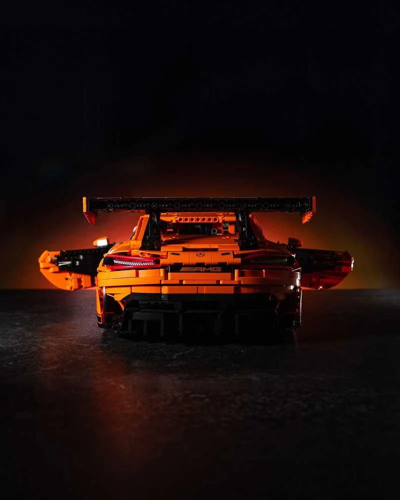 Konstruktorius CaDA Mercedes AMG GT3 1/8 (5466 dalių)