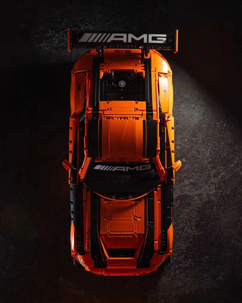 Konstruktorius CaDA Mercedes AMG GT3 1/8 (5466 dalių)