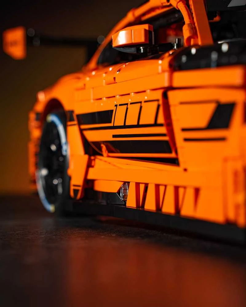 Konstruktorius CaDA Mercedes AMG GT3 1/8 (5466 dalių)