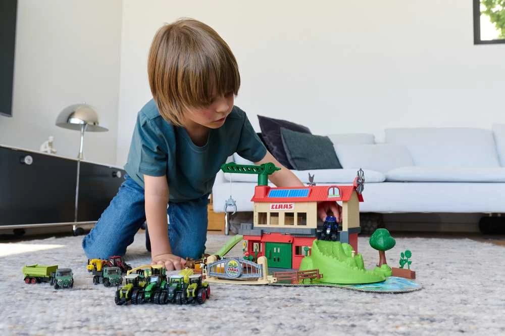 Majorette – Farmyard + 3 Vehicles (8503009000)
