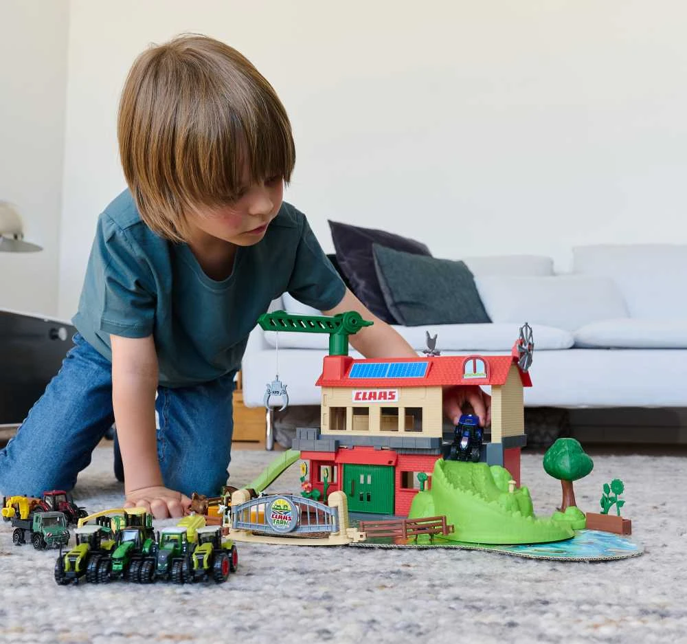 Majorette – Farmyard + 3 Vehicles (8503009000)