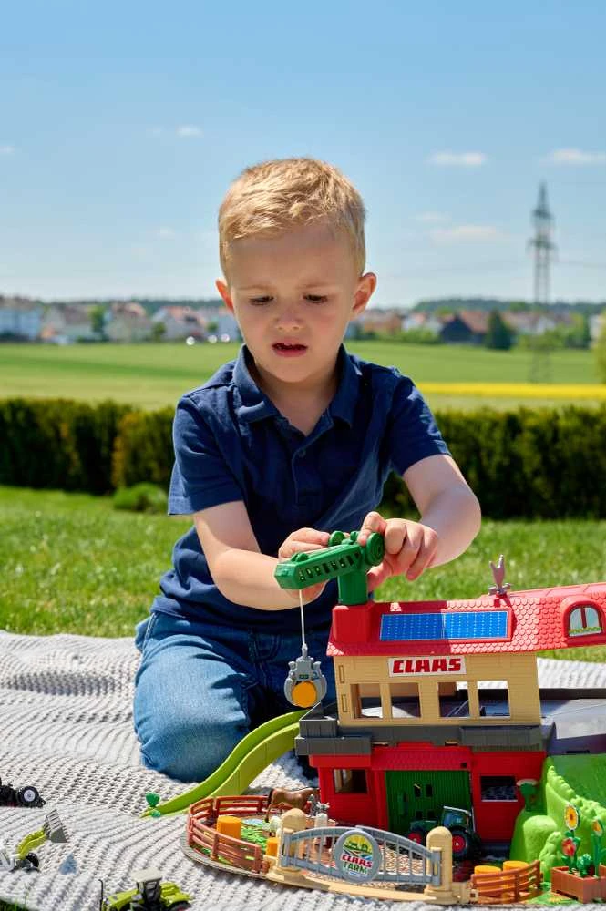 Majorette – Farmyard + 3 Vehicles (8503009000)