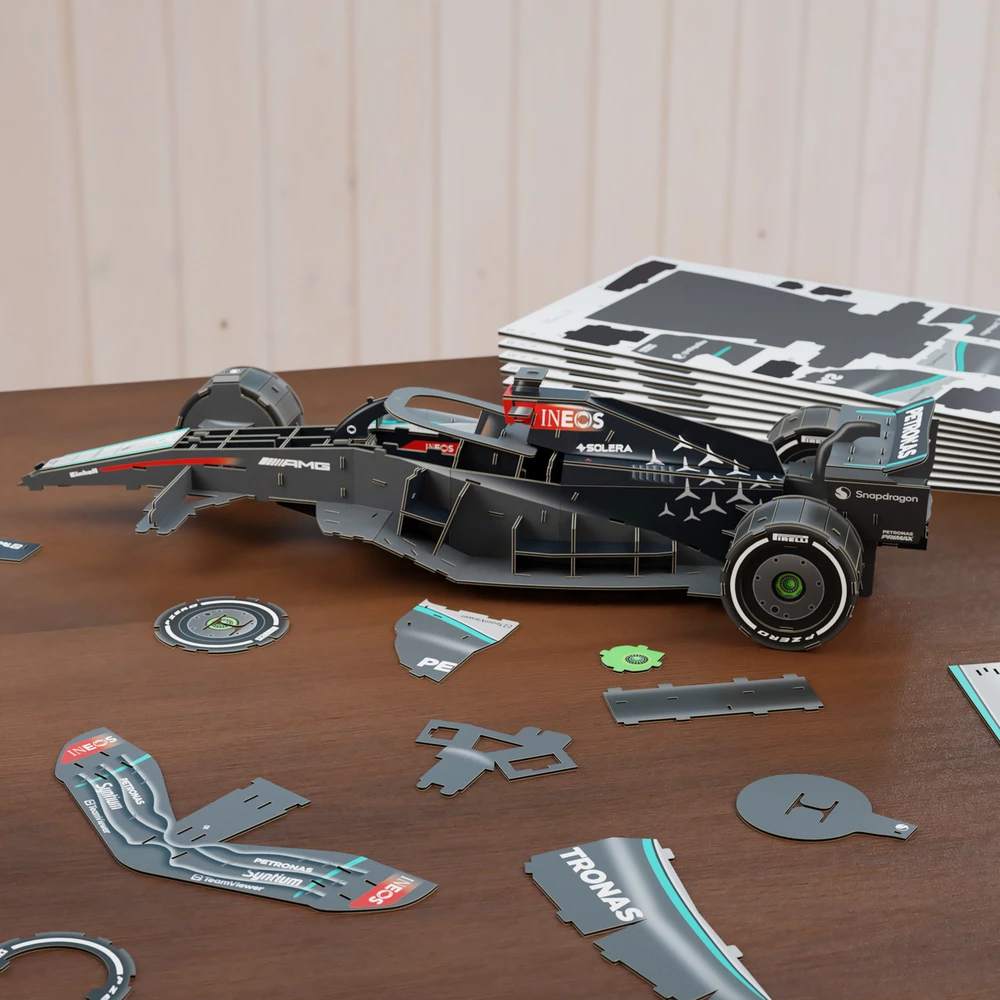 4D dėlionė Formulės 1 bolidas AMG Petronas W15 E Performance 3D modelis surinkimui 62,5 cm