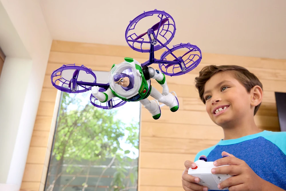 Mattel „Disney Toy Story 5“ skraidančio nuotolinio valdymo drono figūrėlė Buzz Lightyear Buzz Lightyear 18 cm