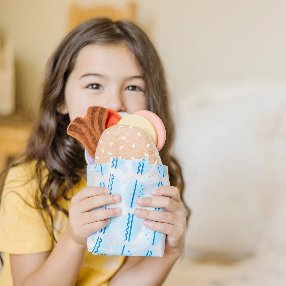 Polesie MELISSA & DOUG žaidimų rinkinys Medinis sumuštinių stalviršis su griežinėliais ir stack'ais
