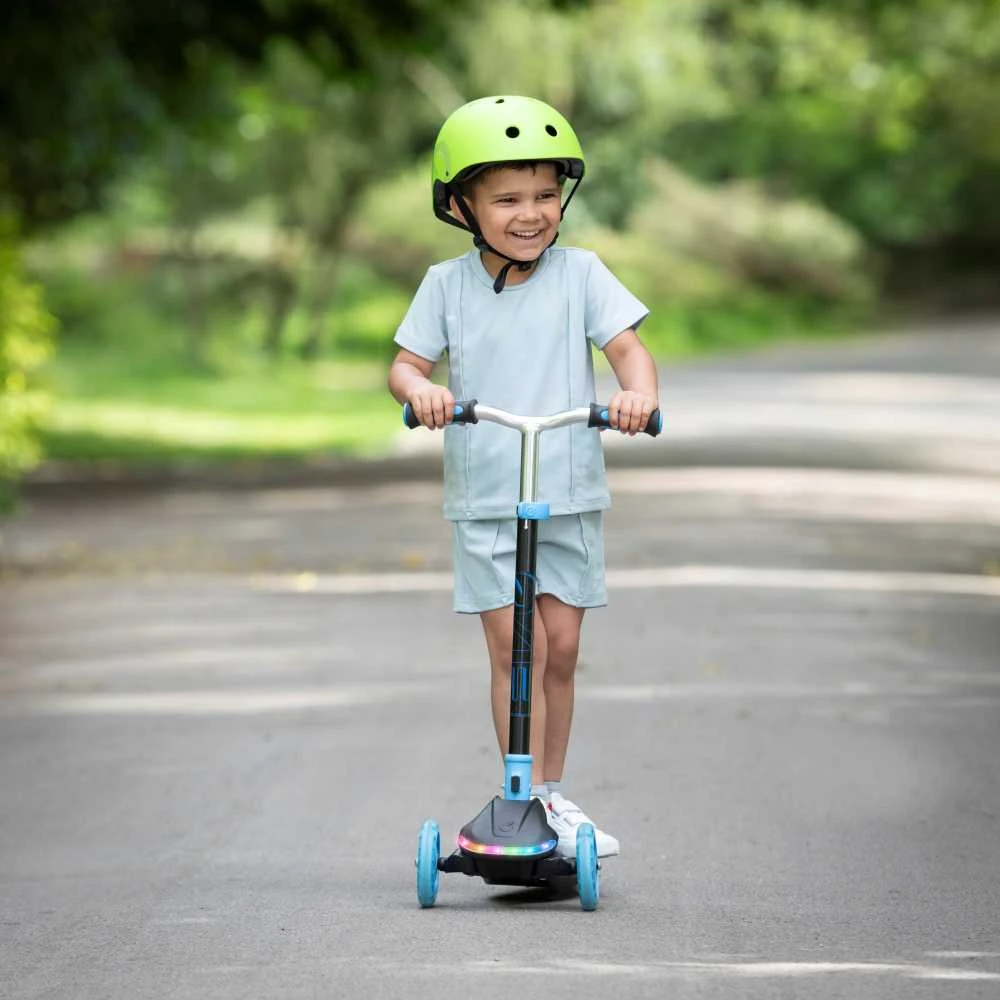 EVO sulankstomas reguliuojamas 3 ratų vaikiškas paspirtukas Rainbow Blast mini Cruiser mėlynai švytintis denis