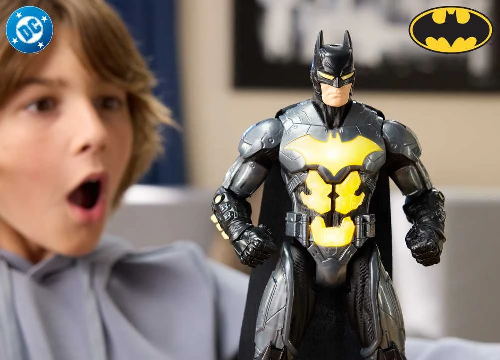 Spin Master Batman Betmenas Šviesos ir Garsai Slaptasis Betmenas 30 cm (6073931)