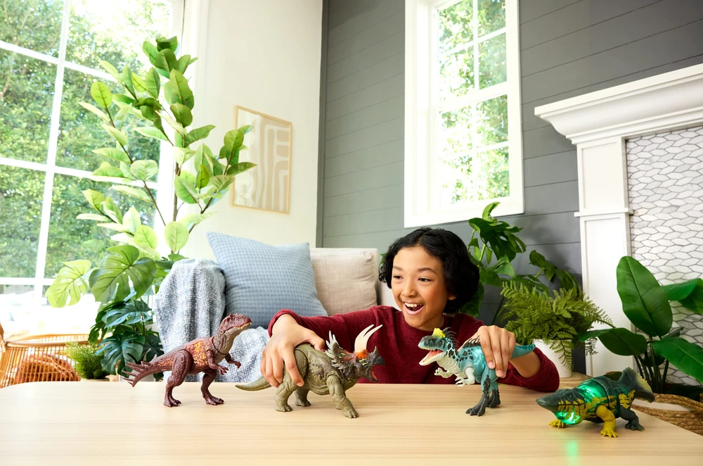Mattel Figūrėlė Interaktyvi dinozaurų Juros pasaulio išlikimo triceratops garso šviesa