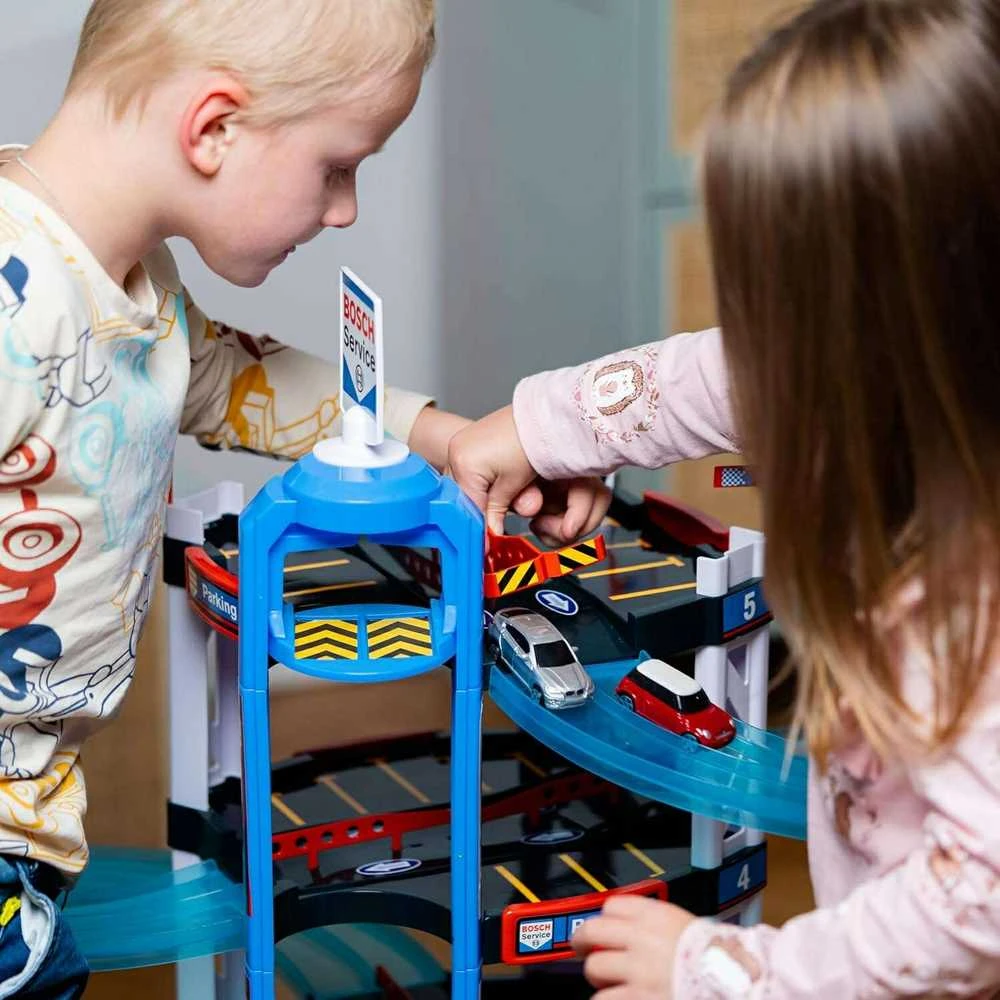 KLEIN BOSCH automobilių stovėjimo aikštelė