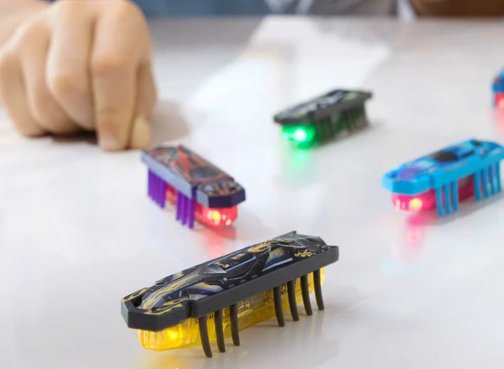 „Hex Bots Nano 6“ miniatiūrinių robotų figūrėlių rinkinys