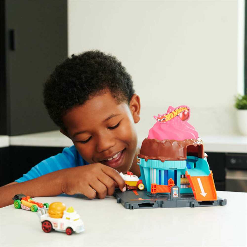 „Hot Wheels“ ledo ritulio trasa „Downtown Ice Kreminis Swirl“ HTN77 Mattel