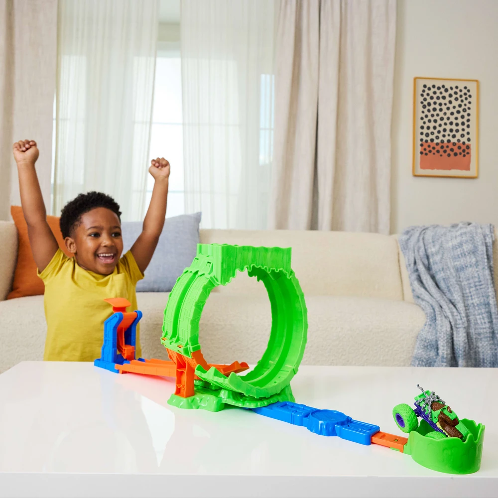 Mattel HOT WHEELS MONSTER TRUCKS MUTANT CHAOS triukų trasa su slaimu (JMK91)