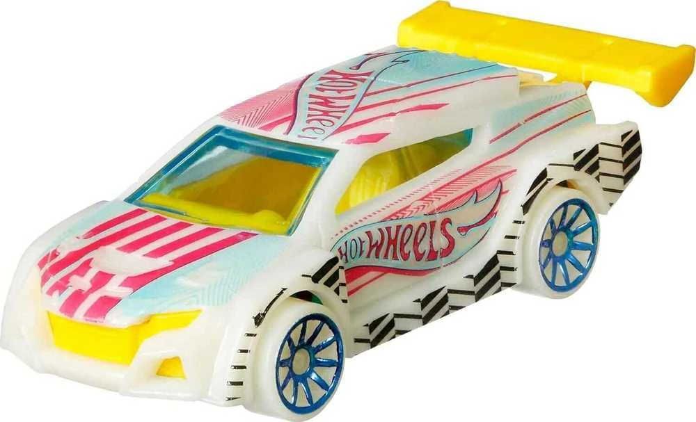 Mattel Hot Wheels Monster Trucks Šviečia tamsoje Vehicles HCB57 rinkinys