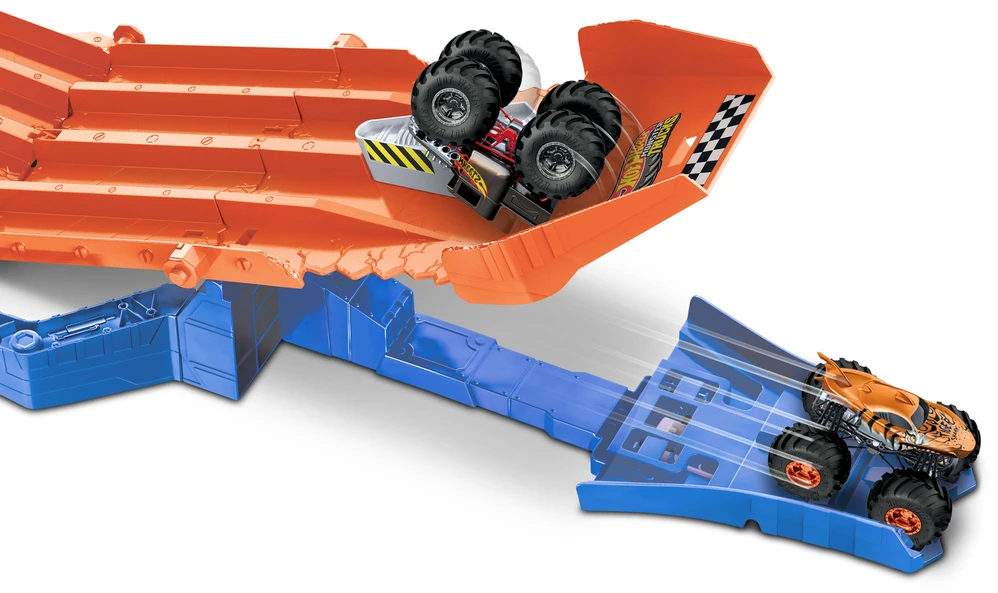 „Hot Wheels“ monstrų sunkvežimio dviejų automobilių griovimo lenktynės